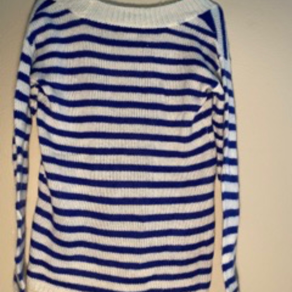 Sweater - Picture 4 of 4
